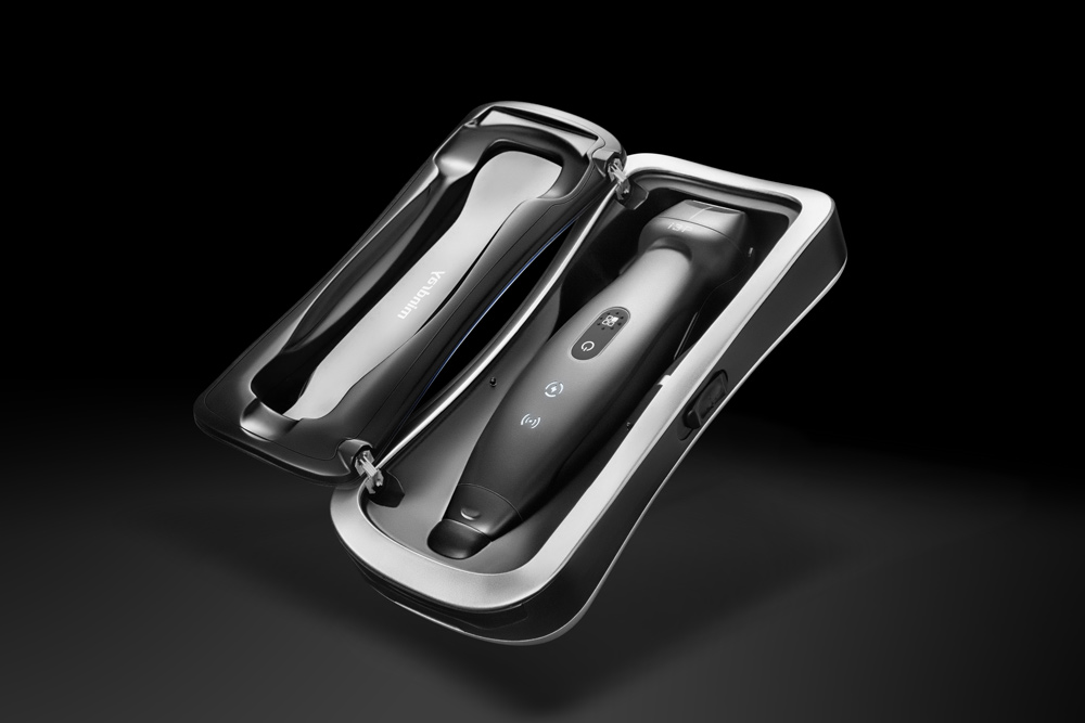Unique Air Capsule of TE Air, a protection case and also a portable charger 