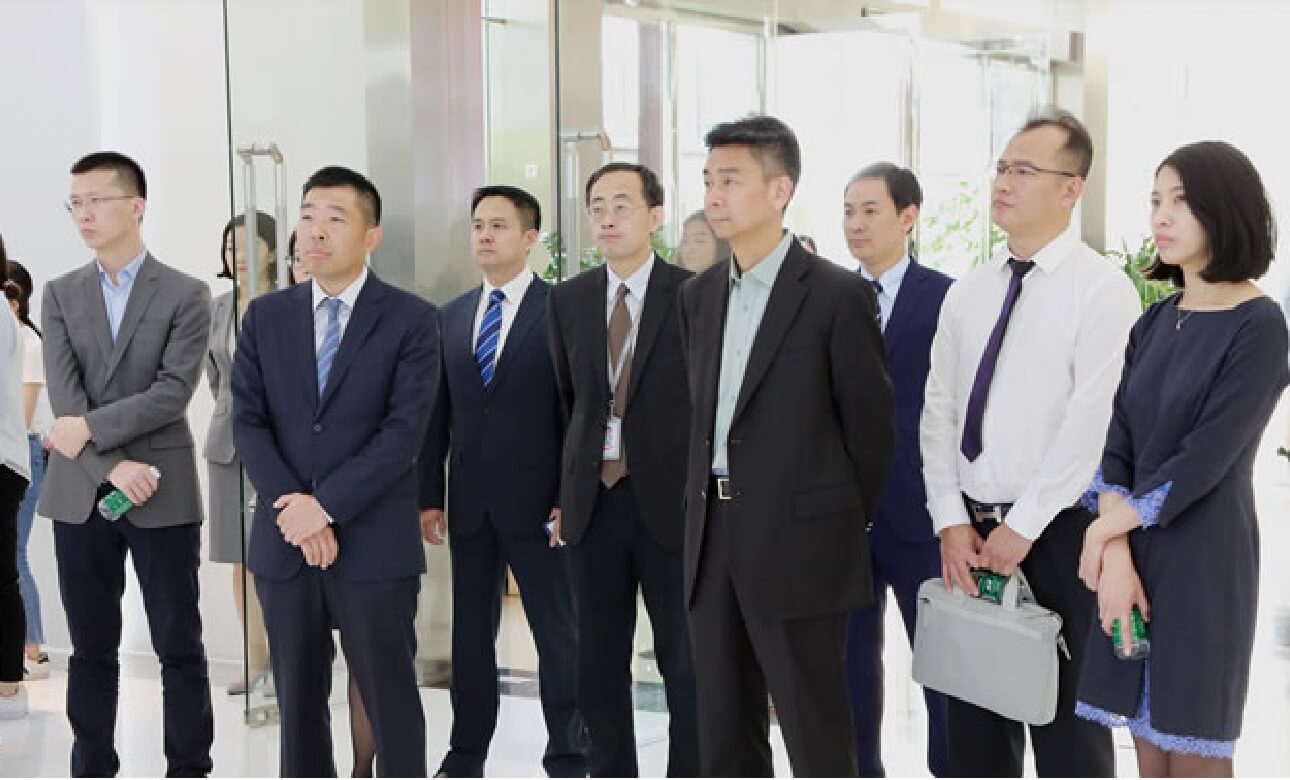 华润凤凰一行参观迈瑞总部