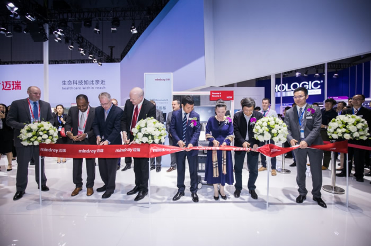 智能高端妇产超声女娲 Resona 8 的剪彩仪式