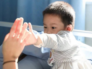 迈瑞志愿者：你微笑所以我微笑