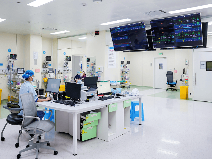 数智奔涌，让每一个幼小生命「平稳起落」